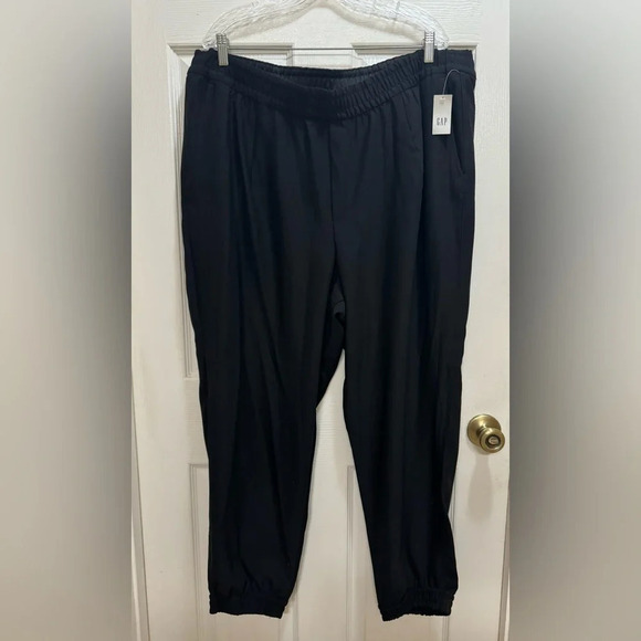 GAP Pants - Gap Women’s Black Loose Pants Gathered Tapered Leg Everyday NWT Size XXL